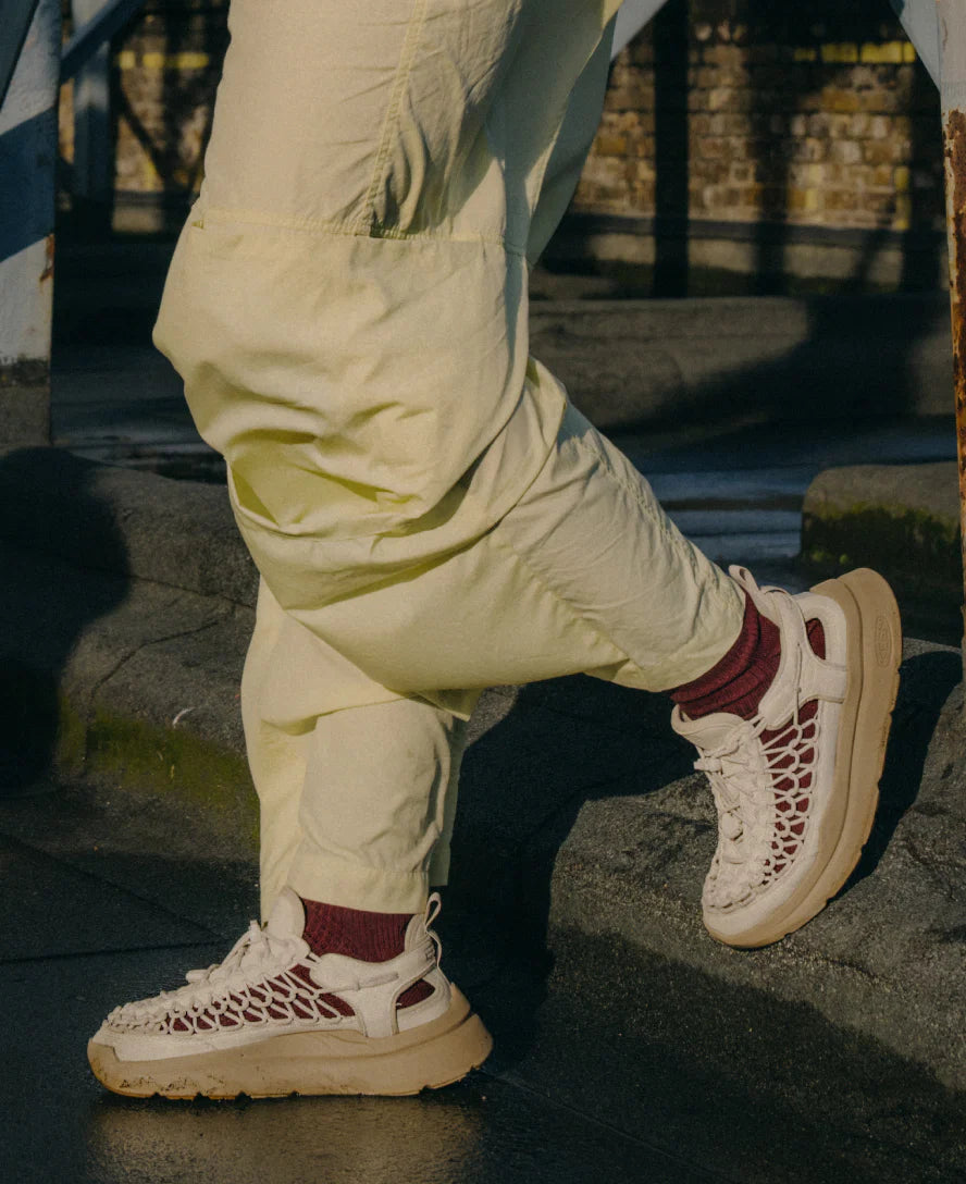 Women's UNEEK WK Sneaker | Cameo Rose/Pink Flambe - Image 9